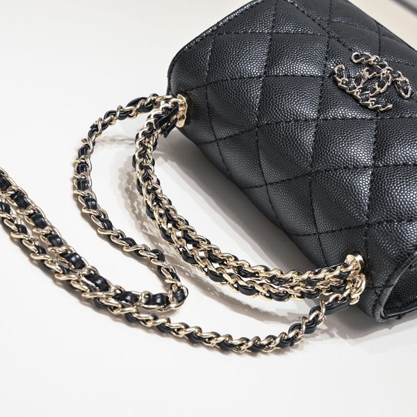 シャネルバッグ素材ディテール